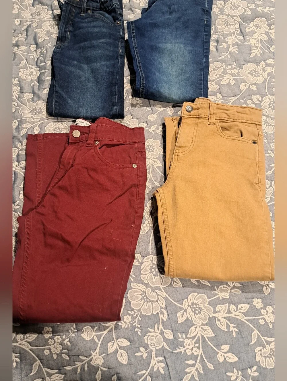 Calvin Klein Jeans Kids Four-Pack: Dark Blue, Blue, Red, Tan Jeans Sz 10/12